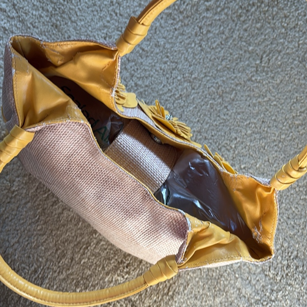 Avon fashion Wedge Sandals and Handbag - Picture 15 of 17